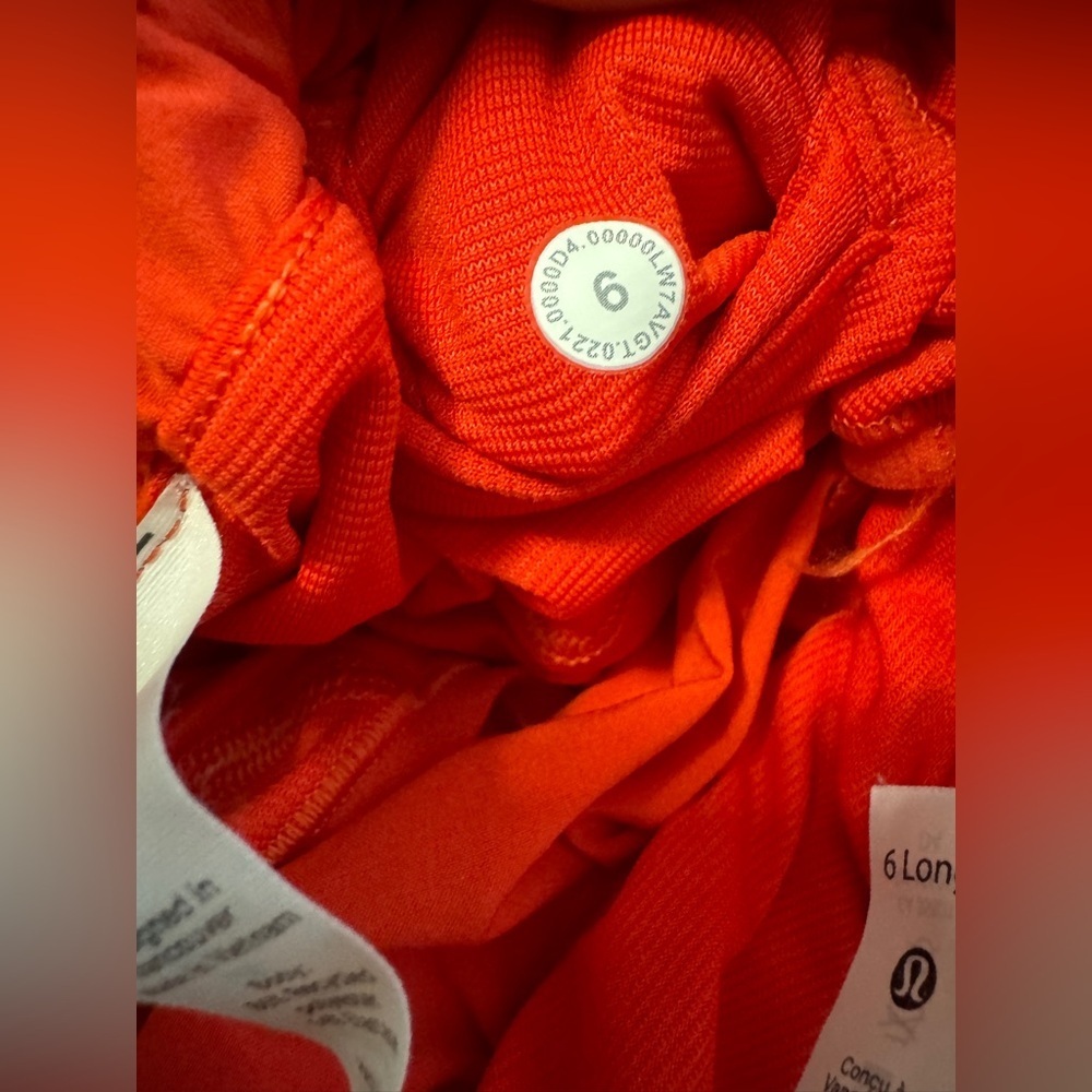Lululemon Hotty Hot Low Rise Short 4" in Carnation Red - Picture 8 of 8